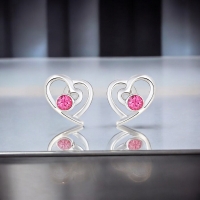 Aretes de Cristal Austriaco Color Rosa con Rodio en Forma de Corazón
