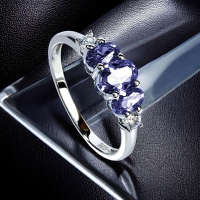 Anillo de Plata .925 con 3 Gemas Ovaladas de Tanzanita