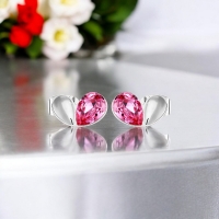 Aretes Rosas y Blancos de Cristal Austriaco en Forma de Corazón