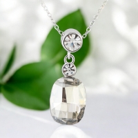 Precioso Collar de Cristal Austriaco Blanco