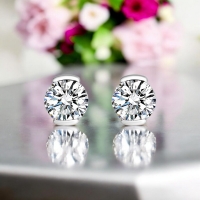 Aretes Blancos de Cristal Austriaco en Plata de Ley
