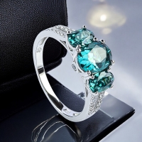 Anillo de Plata con 3 Piedras de Alejandrita ( Azul/ Verde )