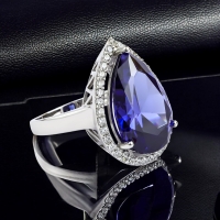 Muy Grande Anillo de Tanzanita de Plata .925
