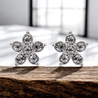 Aretes de Cristal Swarovski Color Blanco en Forma de Flor