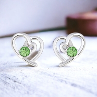 Aretes de Cristal Austriaco Color Verde con Rodio en Forma de Corazón
