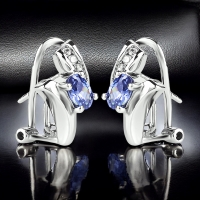 Aretes de Plata de Ley .925 con una Gema Tanzanita