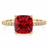 Anillo Elegante de Opalo Rojo en Plata con Baño de Oro