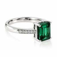 Anillo de 18k de Oro Blanco Verde Turmalina 2CT ( 7mm x5mm ) 0.06CT Diamantes