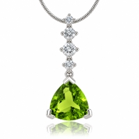 Dije de Plata .925 con una Piedra de Peridoto