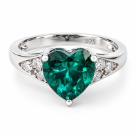 Hermoso Anillo de Alejandrita Con Corte Corazon