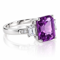 Hermoso Anillo de Plata de Ley con Alejandrita Talla Esmeralda