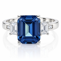 Hermoso Anillo de Plata de Ley con Alejandrita Talla Esmeralda