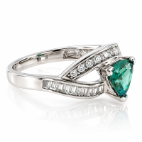 Anillo de Plata Fina con Alejandrita Bicolor ( Verde/Azul )