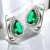 Set de Plata .925 con Esmeralda Aretes y Dije