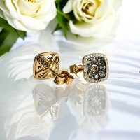 Aretes de Oro Amarillo con Diamantes Chocolates y Blancos Naturales