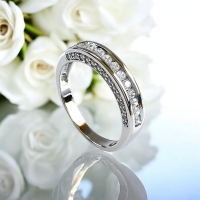 Hermoso Anillo de Compromiso En Plata