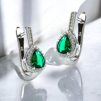 Hermoso Set de Plata .925 con Esmeralda Aretes y Dije