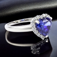 Hermoso Anillo de Tanzanita en Plata de Ley 925 Corazón