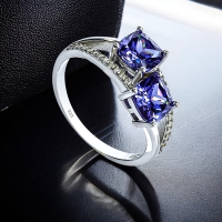Anillo de Plata de Ley Con Tanzanita