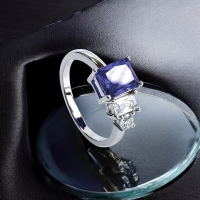 Anillo de Tanzanita Con Tres Piedras