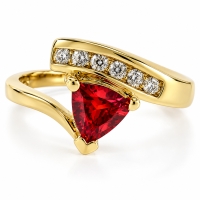 Anillo de Opalo Cereza en Plata con Baño de Oro 14K