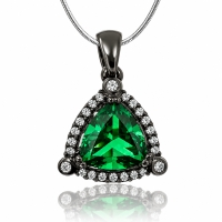 Hermoso Dije de Plata Negra y Piedra de Esmeralda en Corte Triangular y Zirconias