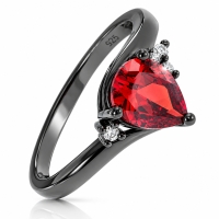 Anillo de Plata Negra con Opalo de Fuego en Corte de Pera
