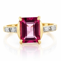 Anillo de Oro Macizo 10K con una Gema de Topacio Rosa