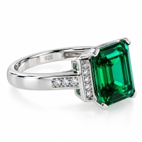 Anillo de Plata .925 con Esmeralda