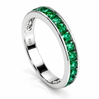 Anillo de Compromiso Decorado Con Hermosas Piedras de Esmeralda