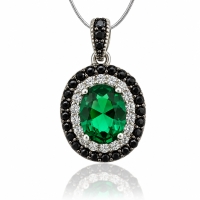 Dije de Plata .925 con Piedra de Esmeralda en Corte Ovalado y Zirconias