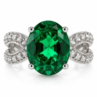Precioso Anillo de Plata de Ley con Esmeralda