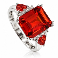 Anillo de Plata con Ópalo de Fuego corte Esmeralda