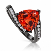 Anillo de Plata Negra con Opalo Mexicano en corte Triangular