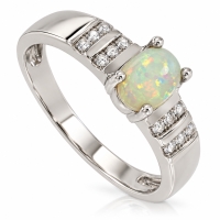 Anillo de Ópalo con Diamantes Sintéticos en Plata