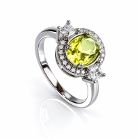 Anillo de Alejandrita Amarilla Corte Ovalada en Plata de Ley 925