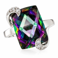 Magnifico Anillo de Plata .925 con Topacio Místico