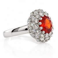 Elegante Anillo de Plata de Ley con Opalo Rojo