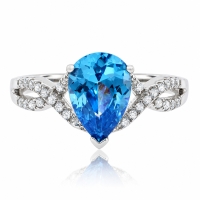 Anillo Elegante de Topacio Azul en Plata .925