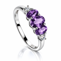 Anillo de Plata .925 con 3 Gemas de Amatista