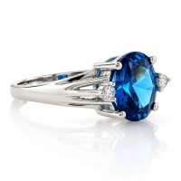 Anillo de Plata Esterlina con Topacio Azul