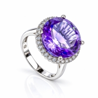 Hermoso Anillo de Alejandrita Llamativa