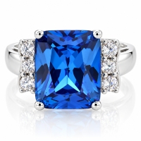 Magnifico Anillo de Plata con Topacio Azul