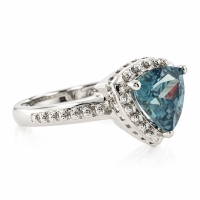 Hermoso Anillo de Alejandrita Bicolor en Plata .925