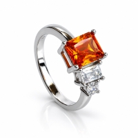 Anillo de Opalo de Fuego Con Tres Piedras