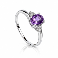 Lujoso Anillo de Plata con Amatista
