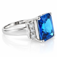Magnifico Anillo de Plata con Topacio Azul
