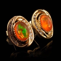 Aretes de Plata .925 con Baño de Oro y Ópalo de Fuego