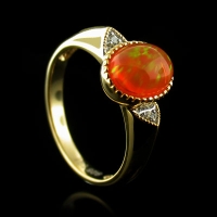 Anillo con Opalo de Fuego en Plata con Chapa de Oro