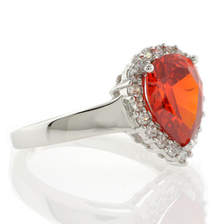 Anillo de Opalo Cereza en Plata de Ley
